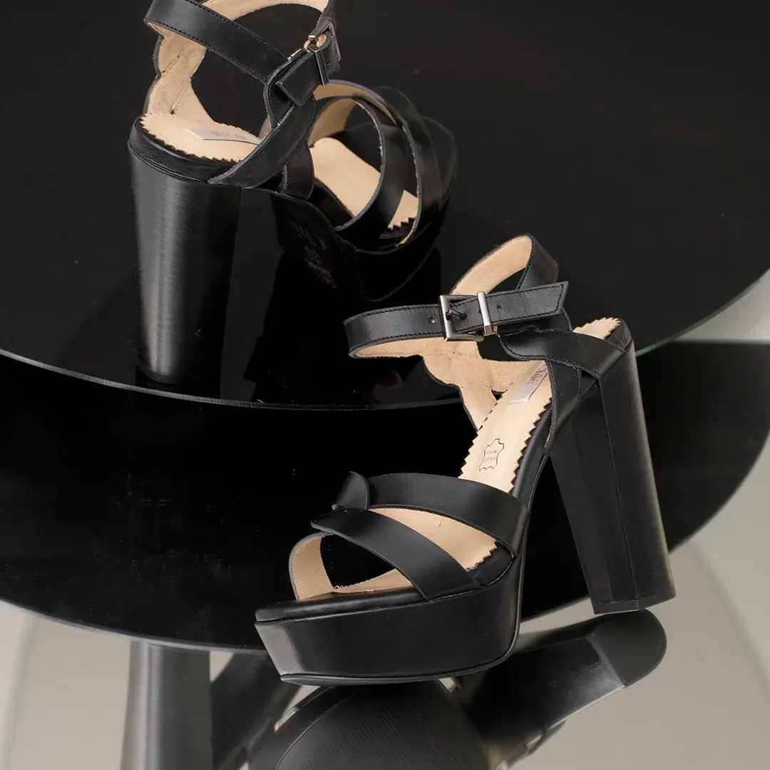 Chic Platform Sandals in Classic Nappa Leather